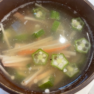 カニカマとオクラの中華スープ
